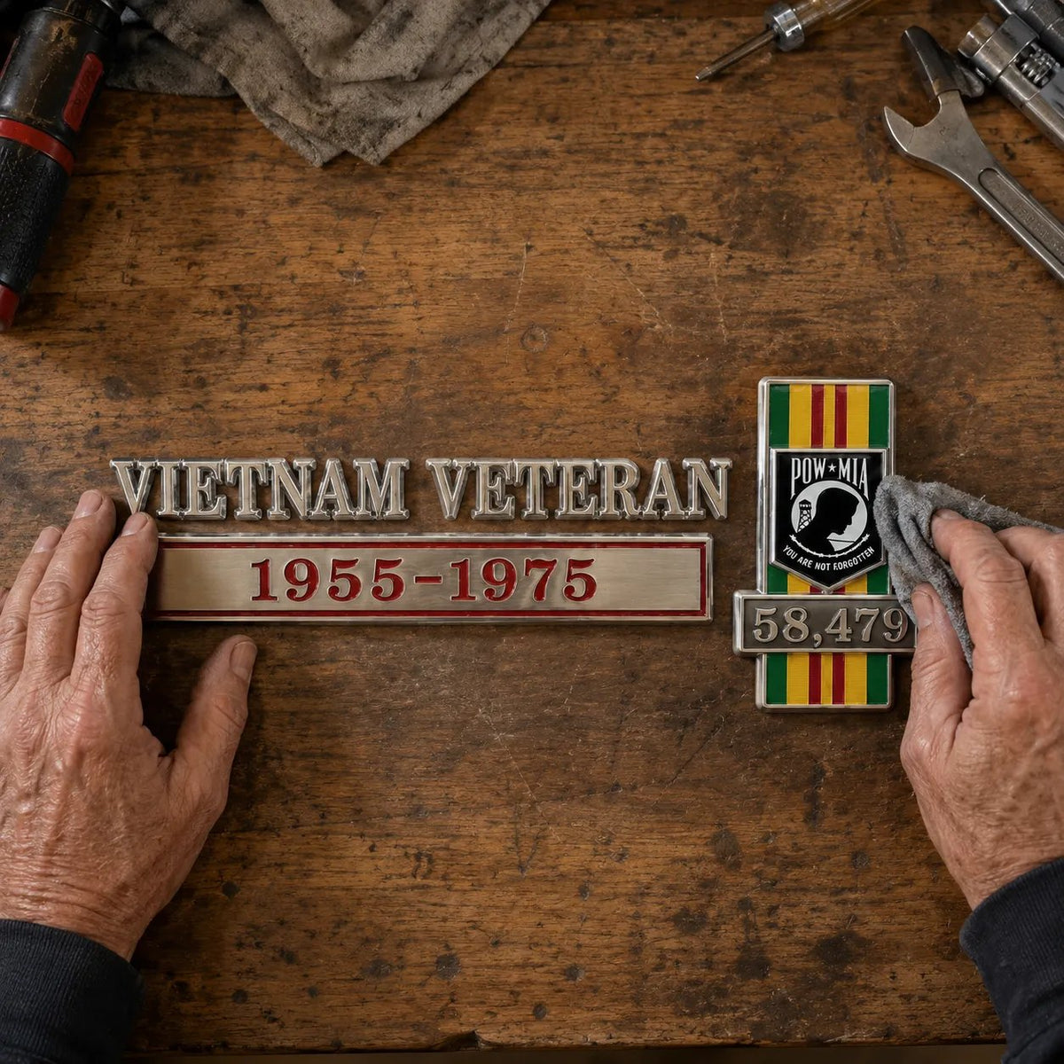 🇺🇸 Vietnam Veteran 1955–1975 Memorial Car Emblem Metal Badge